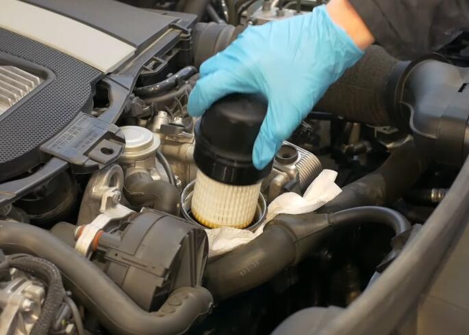 How-to-Change-the-Oil-on-Mercedes-Benz-GLK350-4Matic-10